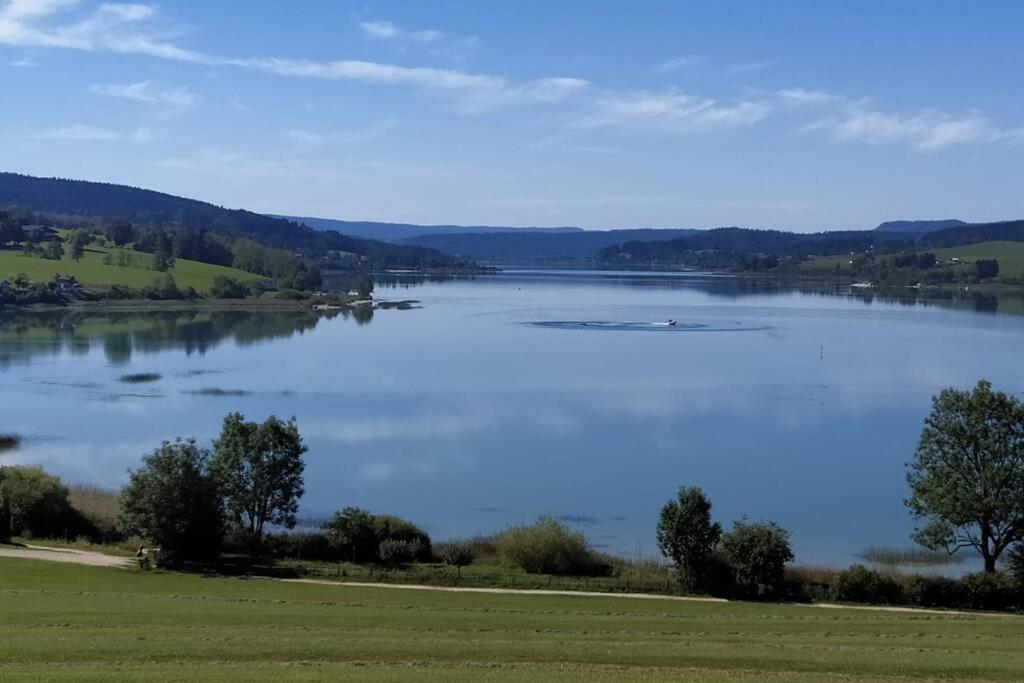 Gîte du Fourpéret-Parc Naturel du Haut-Jura Longevilles-Mont-dʼOr Exterior foto