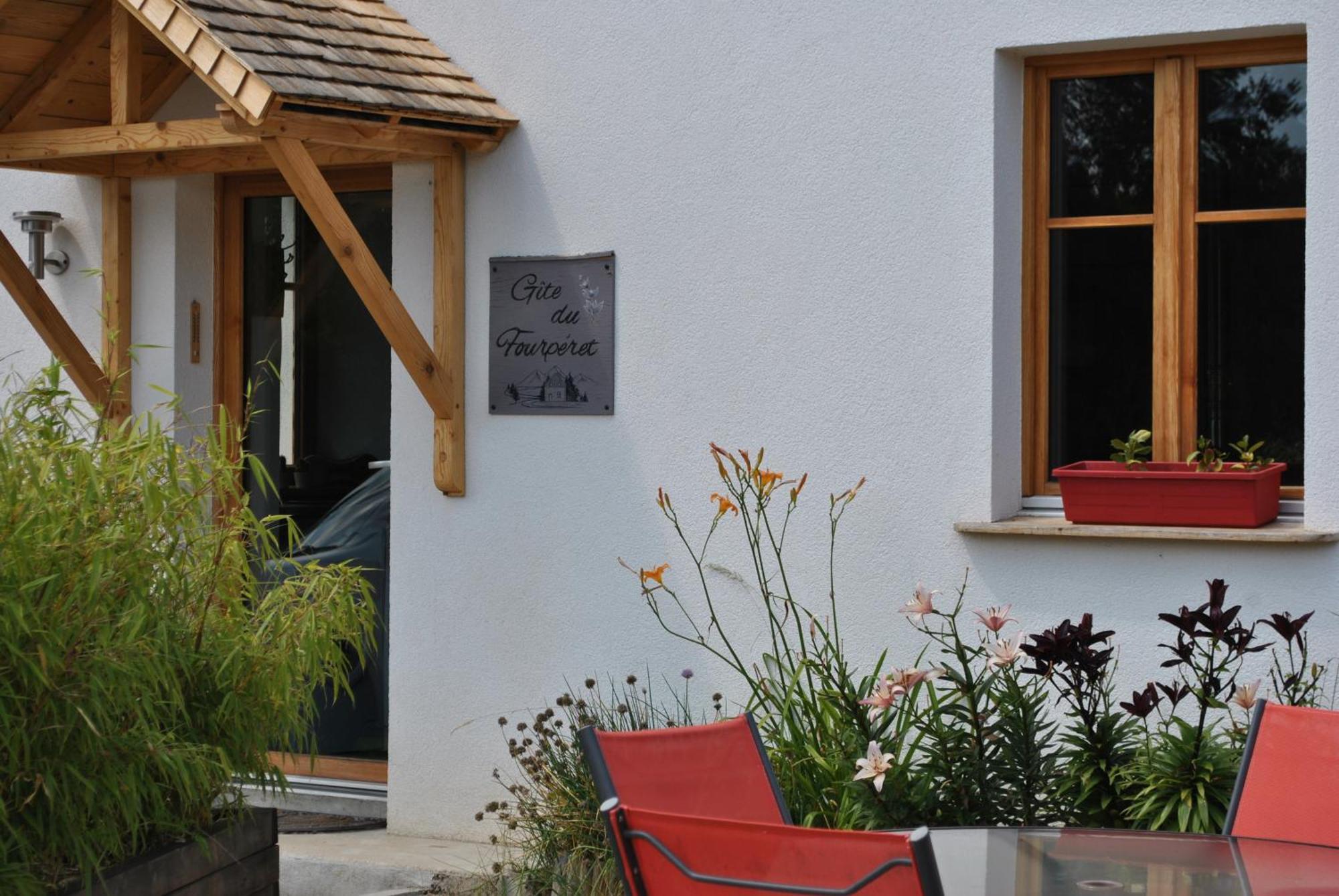 Gîte du Fourpéret-Parc Naturel du Haut-Jura Longevilles-Mont-dʼOr Exterior foto