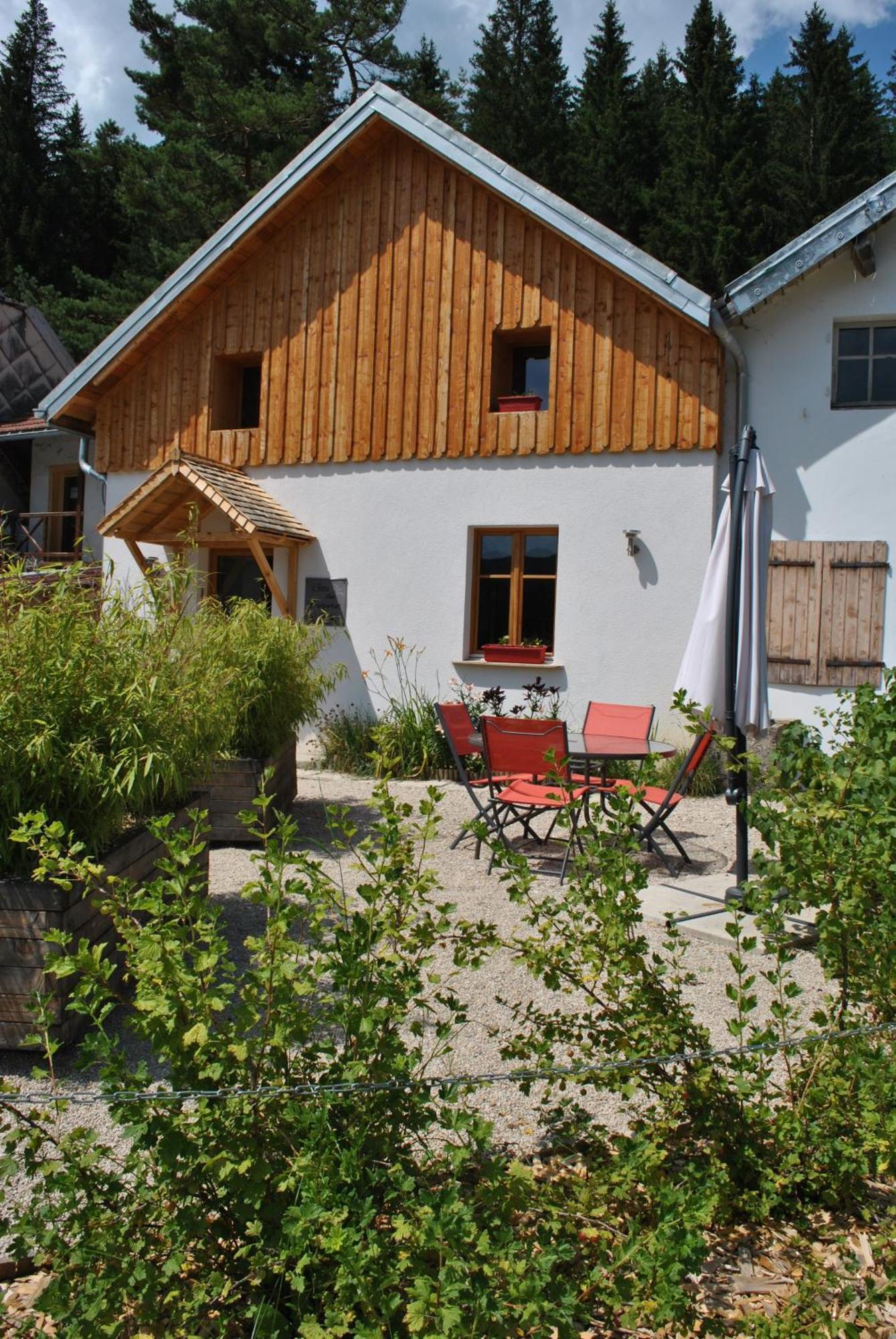 Gîte du Fourpéret-Parc Naturel du Haut-Jura Longevilles-Mont-dʼOr Exterior foto